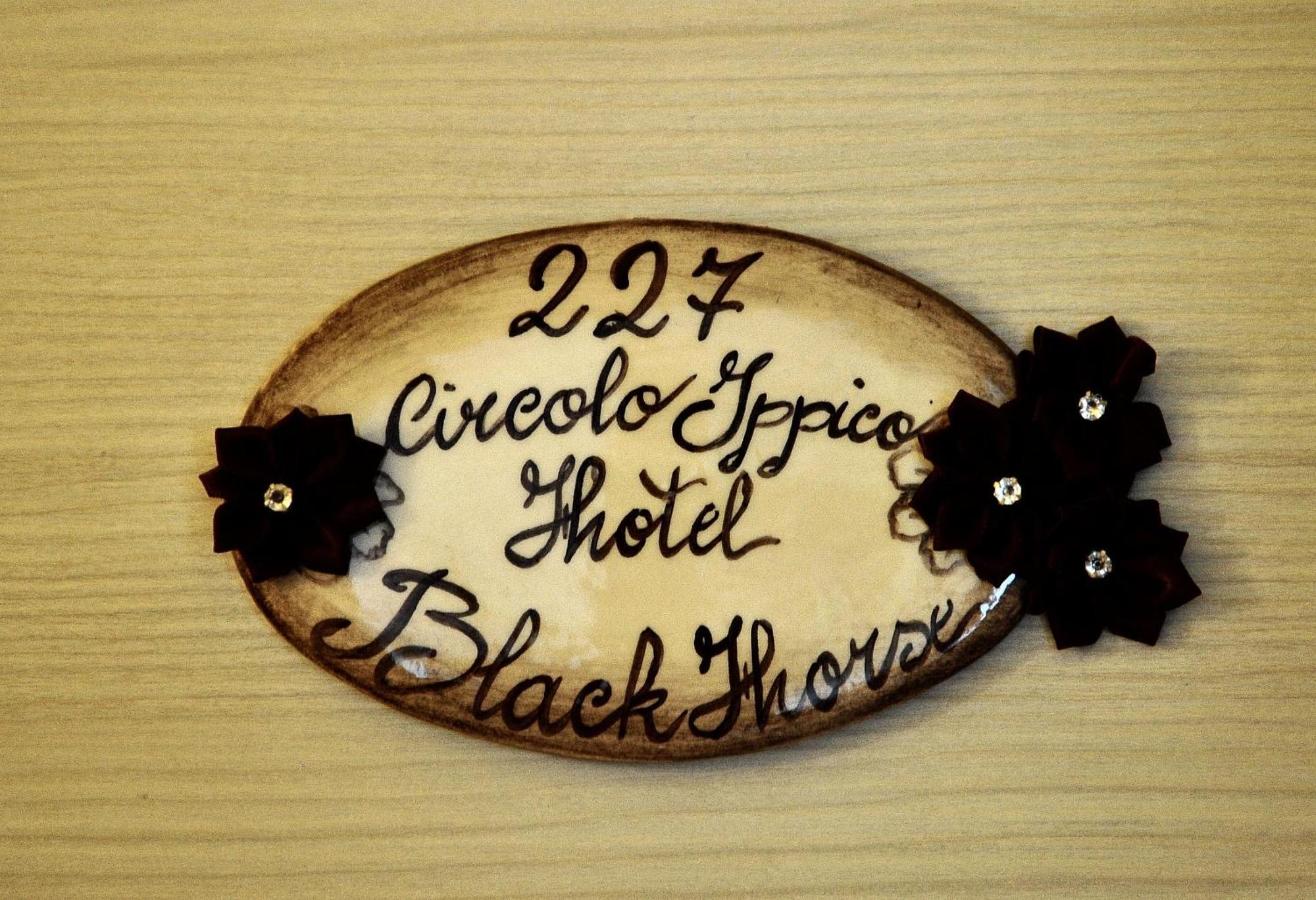 Relais Black Horse Millesimo Zimmer foto