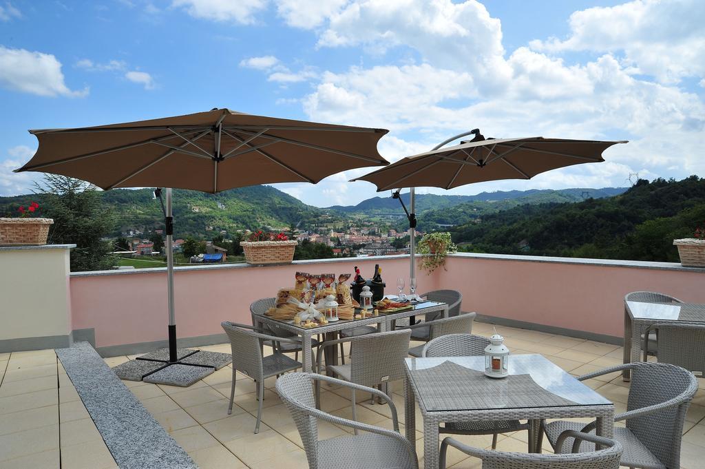 Relais Black Horse Millesimo Exterior foto